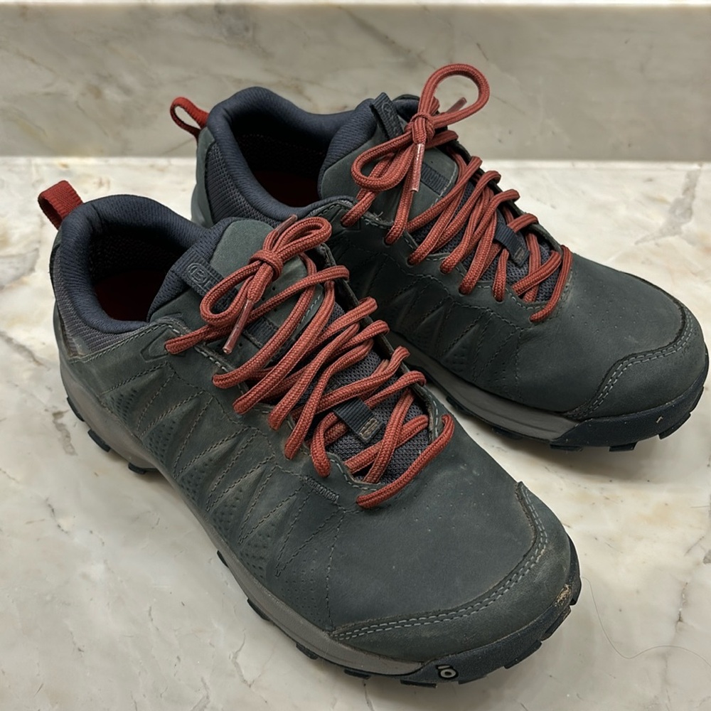 Women’s oboz low top hiking boot size 7